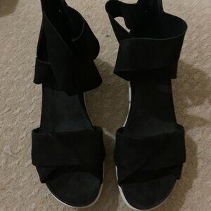 NWOT Eileen Fisher Platform Sandal